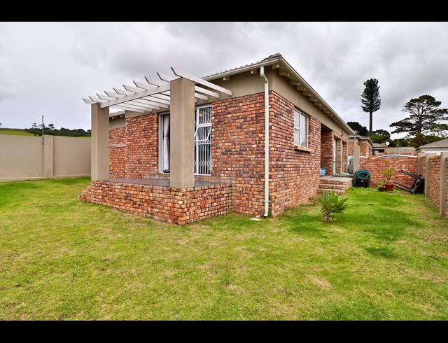 3 BEDROOM TOWNHOUSE RENTED IN LORRAINE